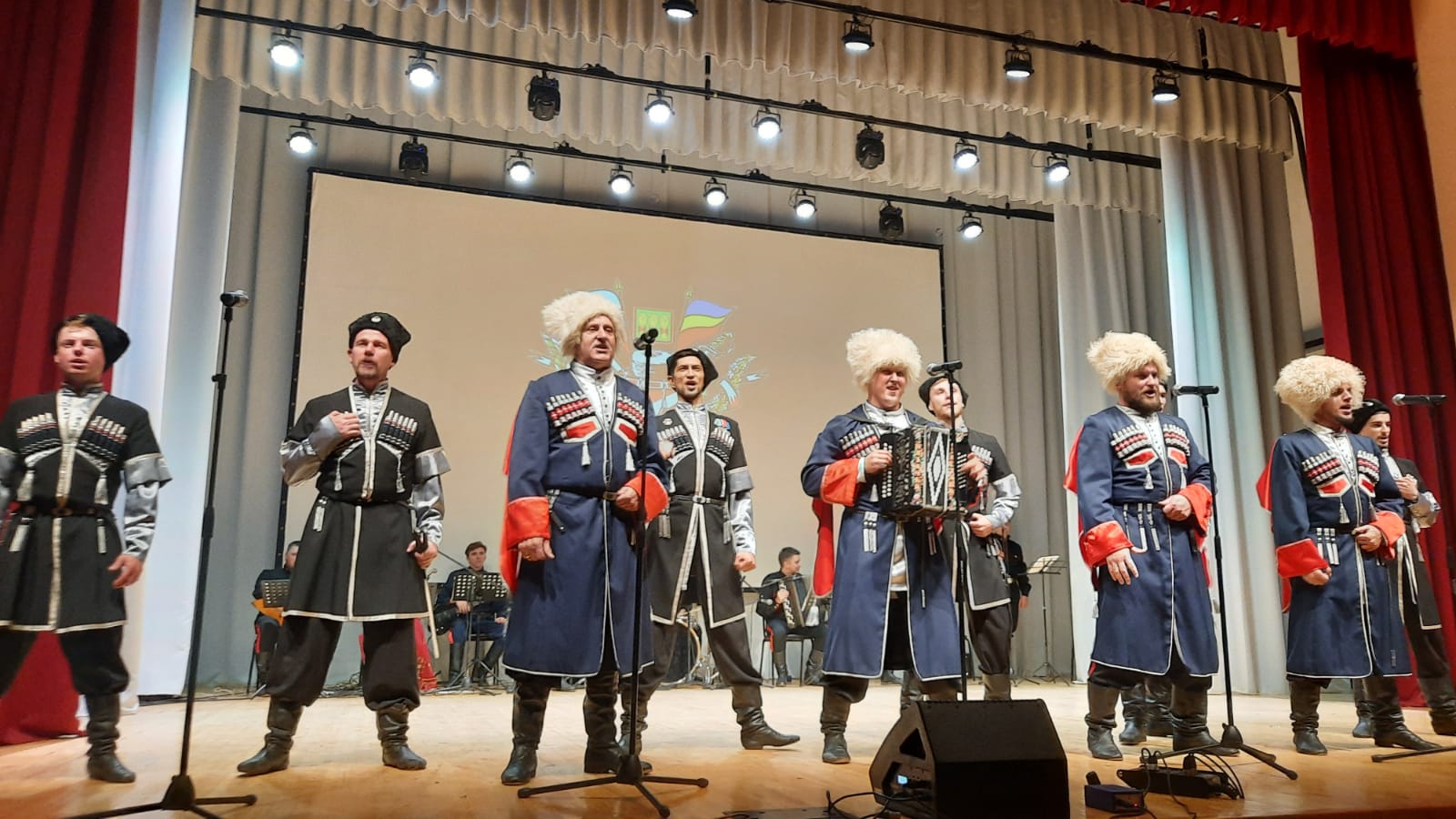 Ансамбль «Казачья застава» выступил в с. Неверкино Ансамбль «Казачья застава» выступил в с. Неверкино